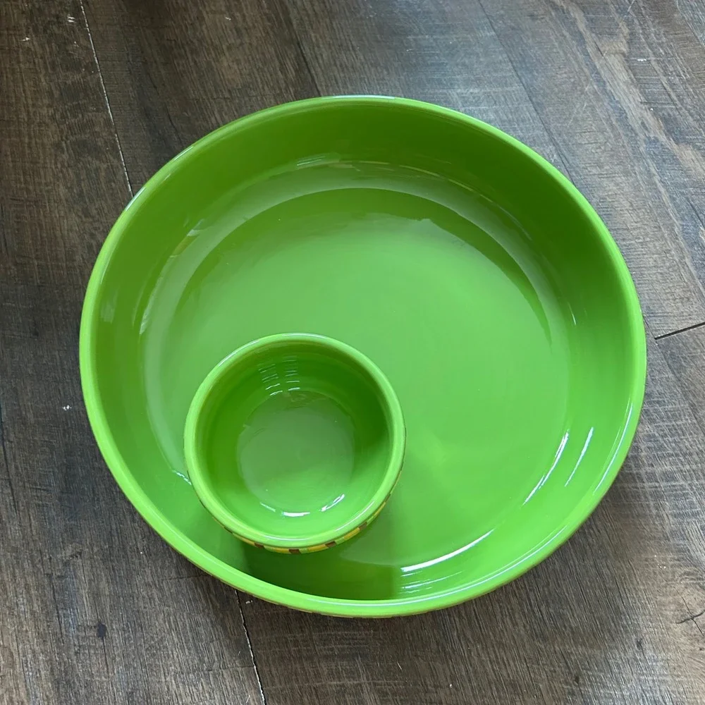 Crate & Barrel Pimenta Caliente chip and dip serving‎ bowl Green Fruit Vegetable